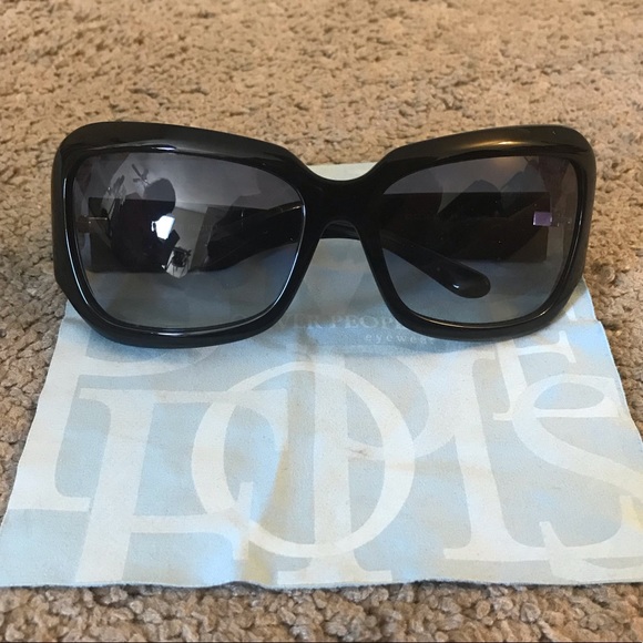 Oliver Peoples Accessories - Oliver Peoples sunglasses